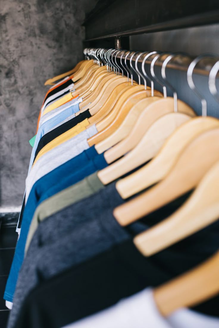 Top Clothing Brands Offering First-Time Buyer Discounts
